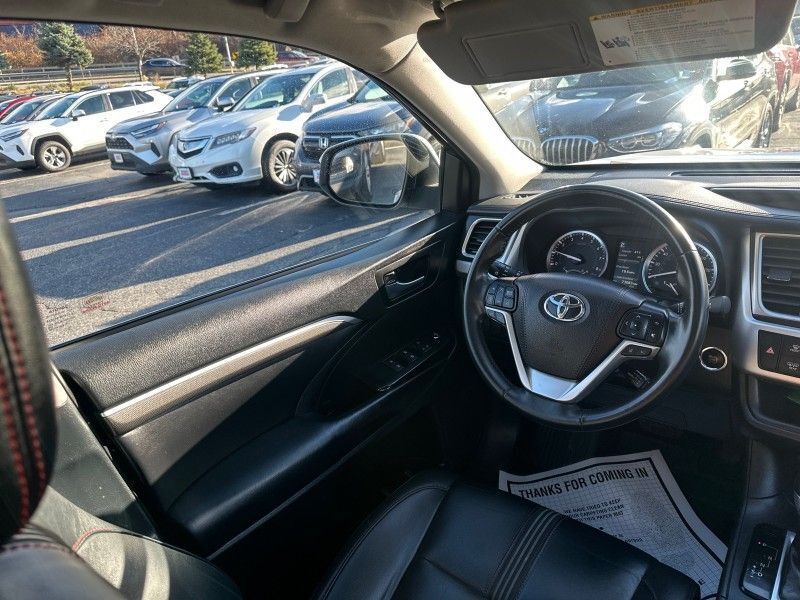 2019 Toyota Highlander SE Worcester MA 2019 Toyota Highlander SE Worcester MA