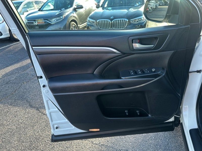 2019 Toyota Highlander SE Worcester MA