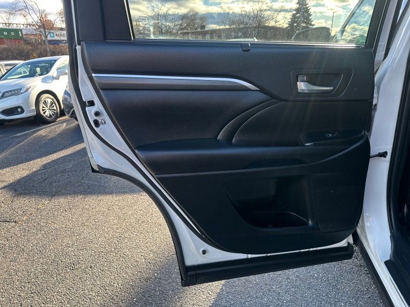 2019 Toyota Highlander SE Worcester MA