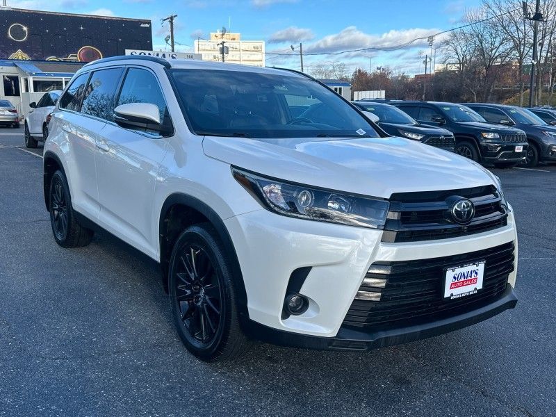 2019 Toyota Highlander SE Worcester MA
