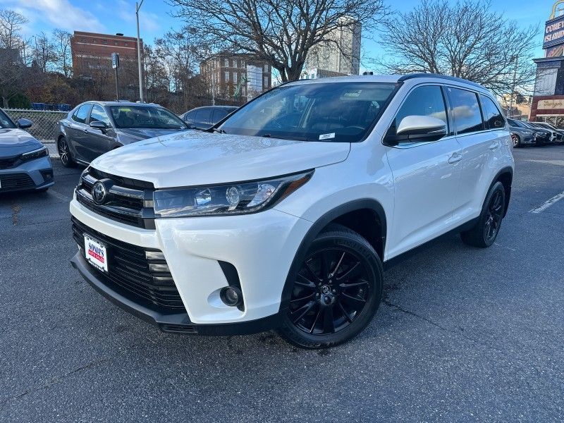 2019 Toyota Highlander SE Worcester MA 2019 Toyota Highlander SE Worcester MA
