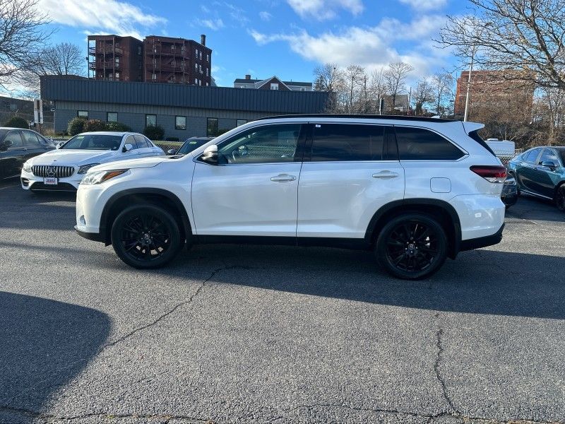 2019 Toyota Highlander SE Worcester MA 2019 Toyota Highlander SE Worcester MA