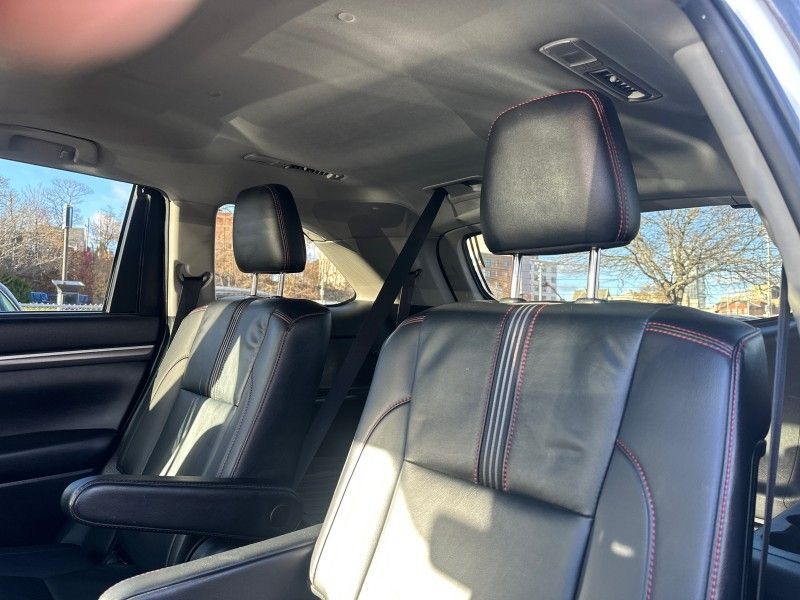 2019 Toyota Highlander SE Worcester MA