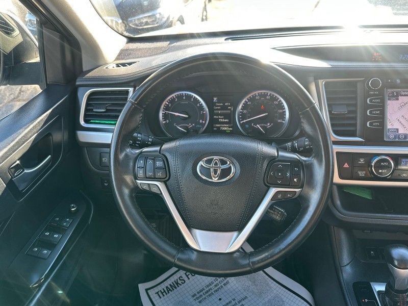 2019 Toyota Highlander SE Worcester MA