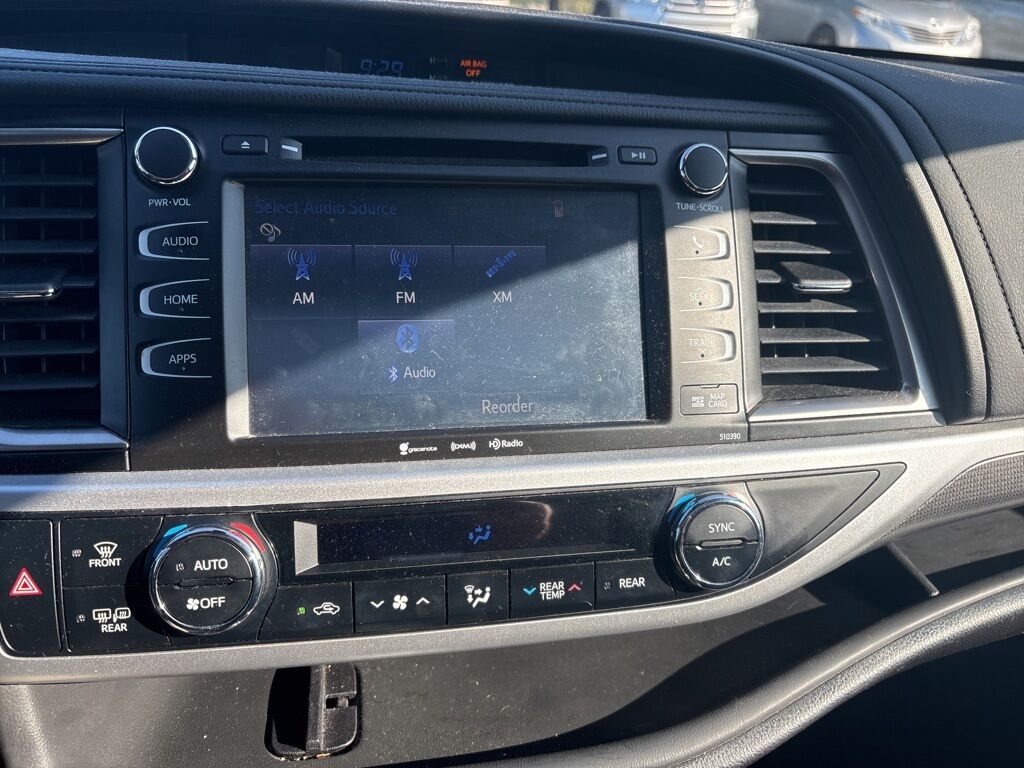 2019 Toyota Highlander SE