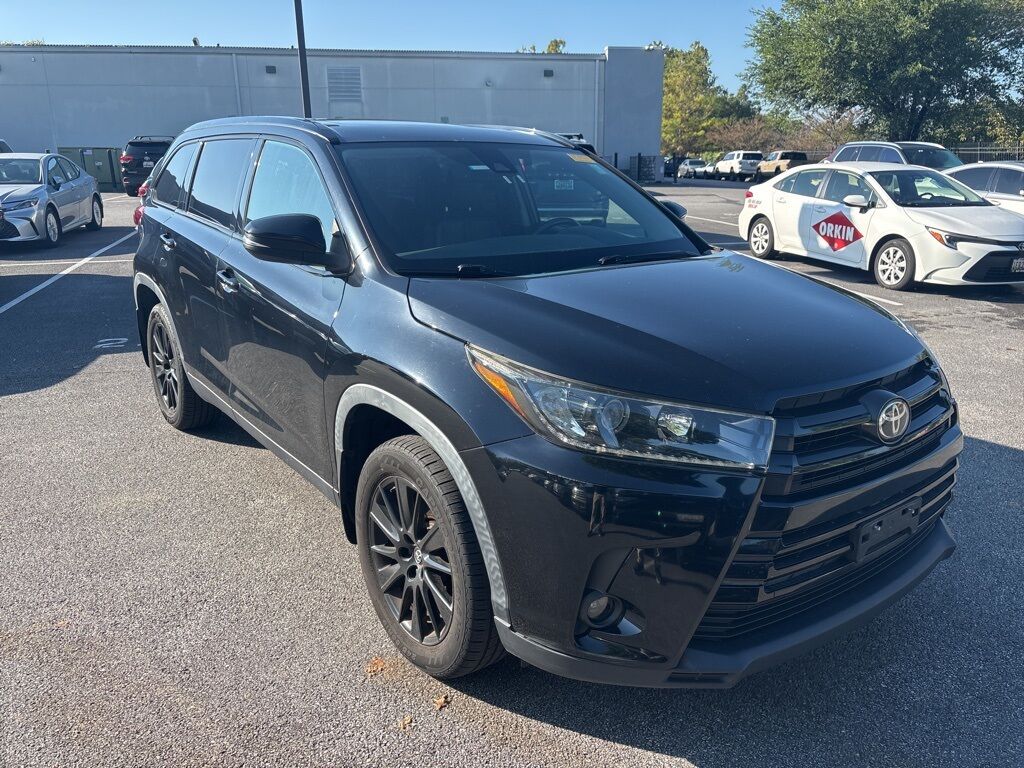 2019 Toyota Highlander SE