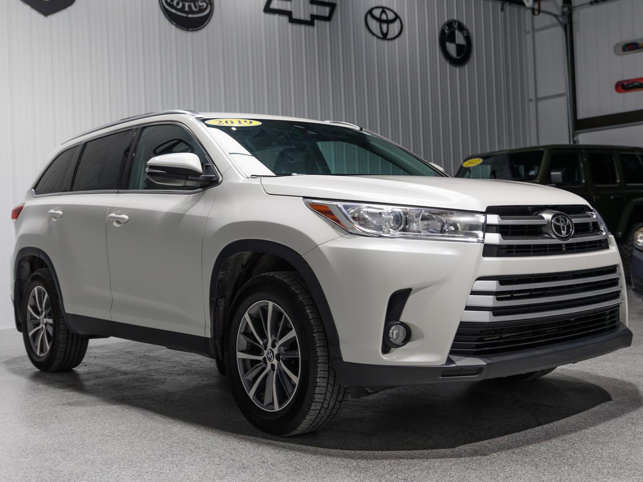 2019 Toyota Highlander XLE AWD 8-Passenger