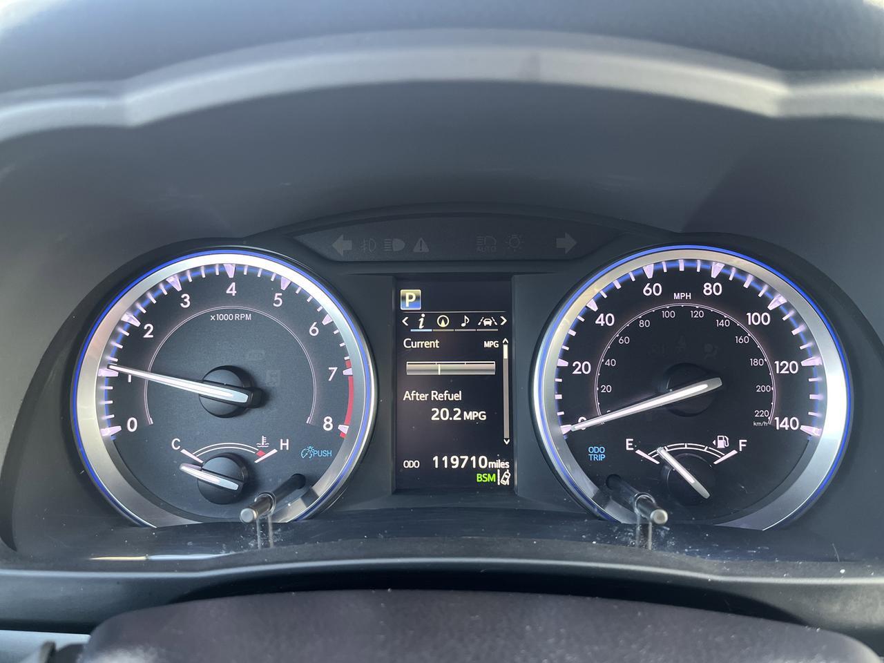 2019 Toyota Highlander XLE AWD V6 w/Sunroof Nav HeatedLeatherSeats Saukville WI