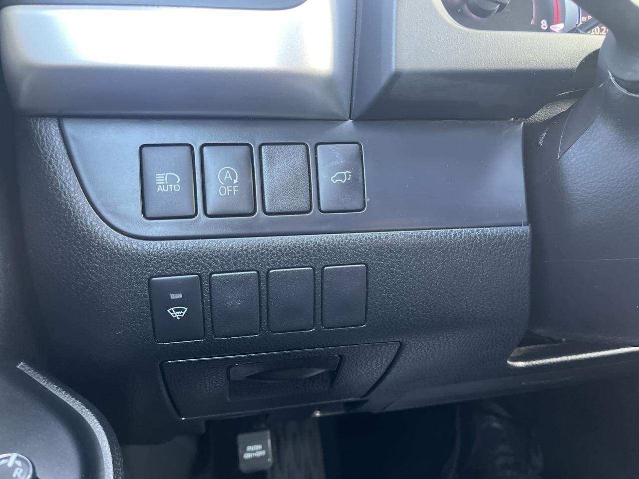 2019 Toyota Highlander XLE AWD V6 w/Sunroof Nav HeatedLeatherSeats Saukville WI