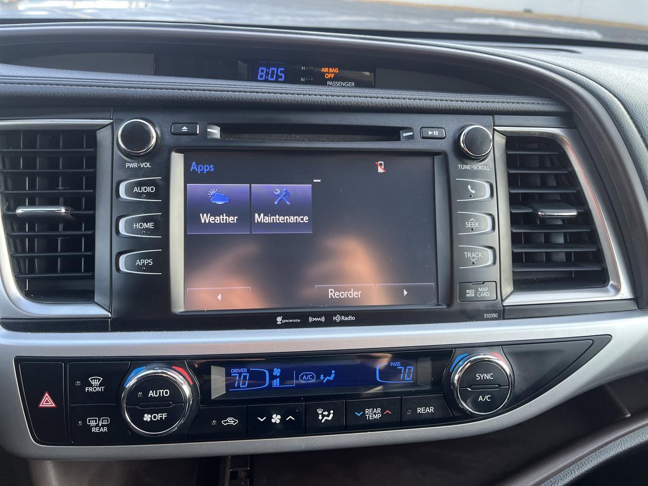 2019 Toyota Highlander XLE AWD V6 w/Sunroof Nav HeatedLeatherSeats Saukville WI