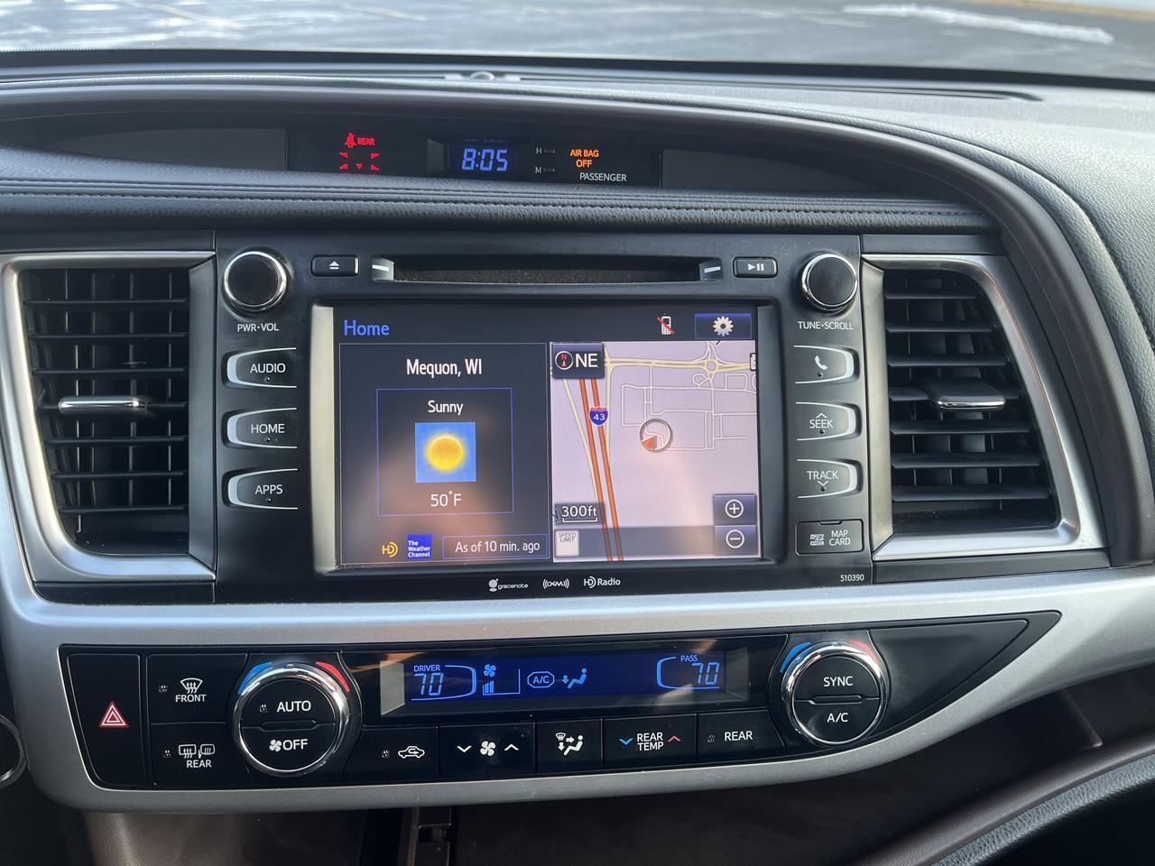 2019 Toyota Highlander XLE AWD V6 w/Sunroof Nav HeatedLeatherSeats Saukville WI