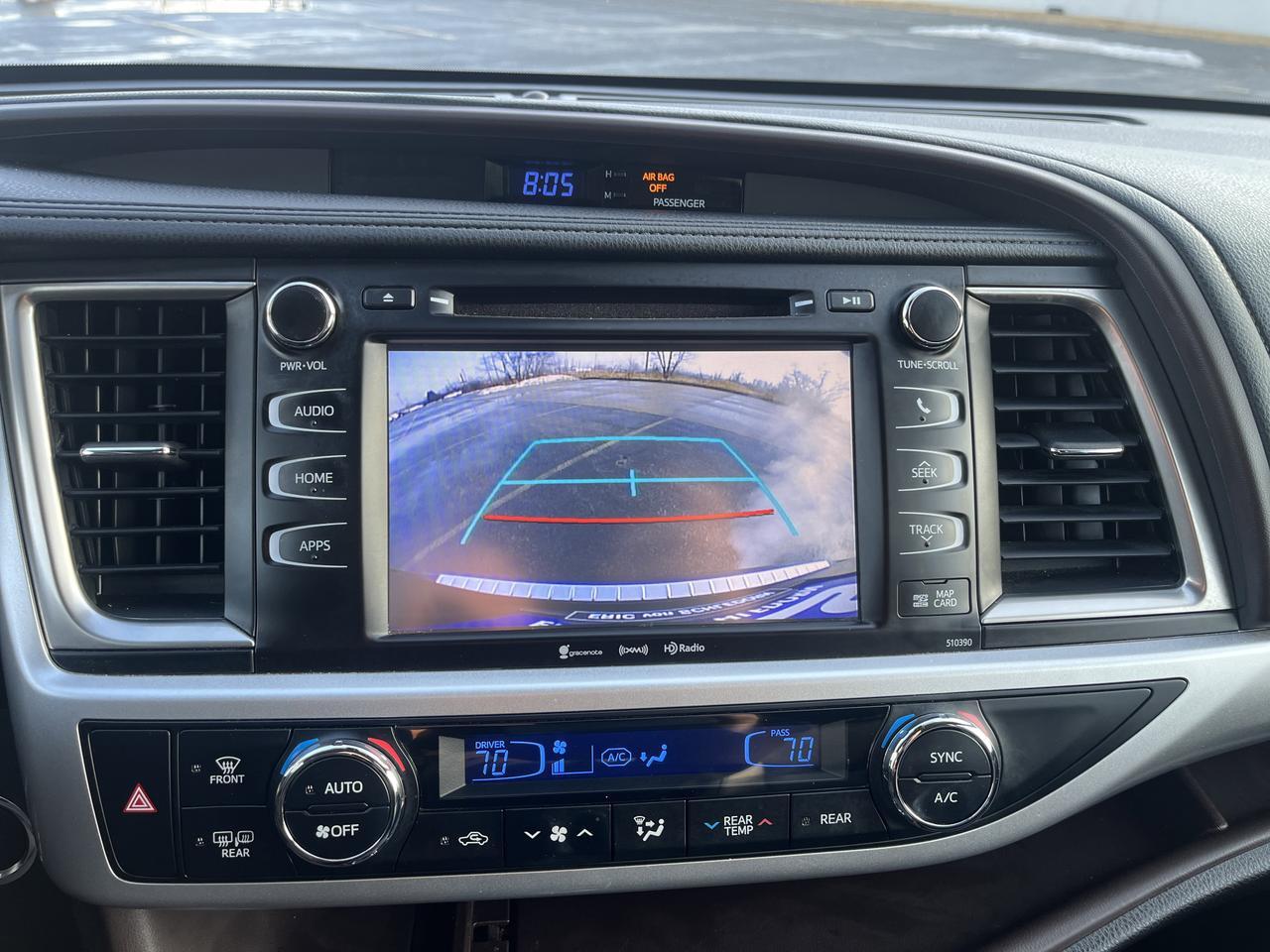 2019 Toyota Highlander XLE AWD V6 w/Sunroof Nav HeatedLeatherSeats Saukville WI