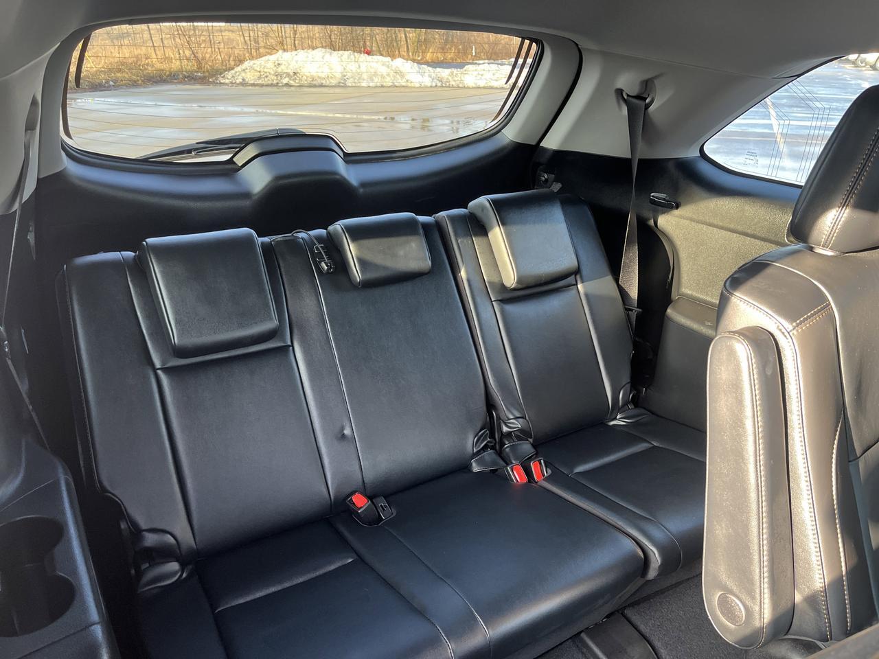 2019 Toyota Highlander XLE AWD V6 w/Sunroof Nav HeatedLeatherSeats Saukville WI