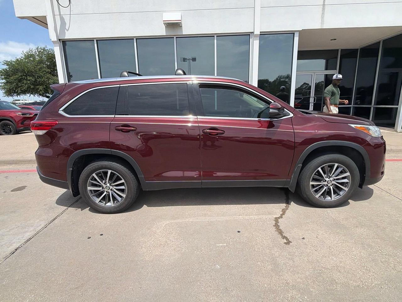 2019 Toyota Highlander XLE Hurst TX