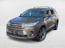 2019_Toyota_Highlander_XLE_ Roseville CA