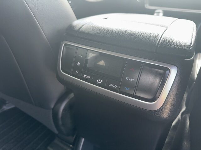 2019 Toyota Highlander XLE photo 16