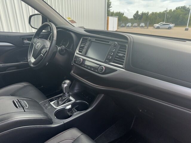 2019 Toyota Highlander XLE photo 19
