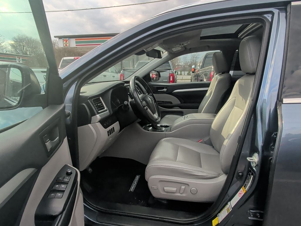 2019 Toyota Highlander XLE Worcester MA