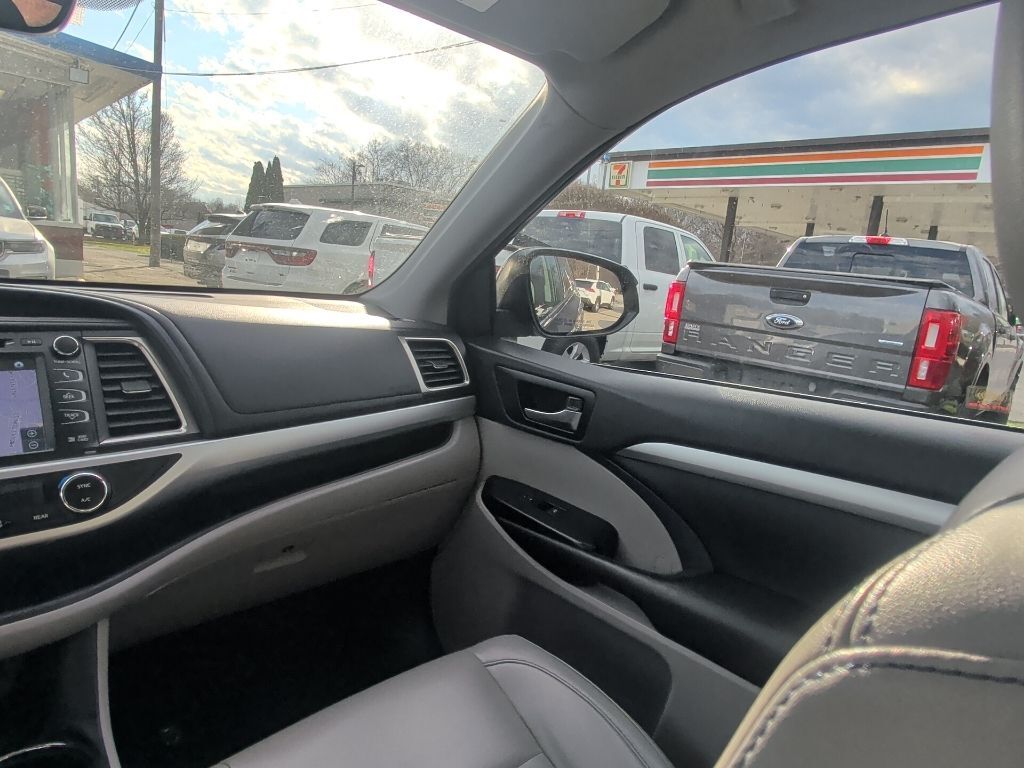 2019 Toyota Highlander XLE Worcester MA