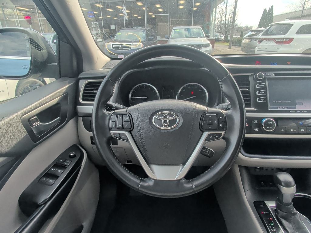 2019 Toyota Highlander XLE Worcester MA