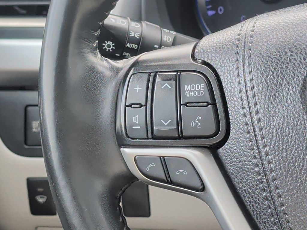 2019 Toyota Highlander XLE Worcester MA