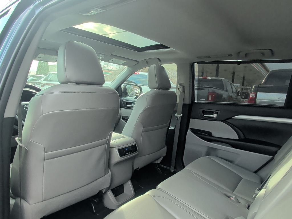 2019 Toyota Highlander XLE Worcester MA