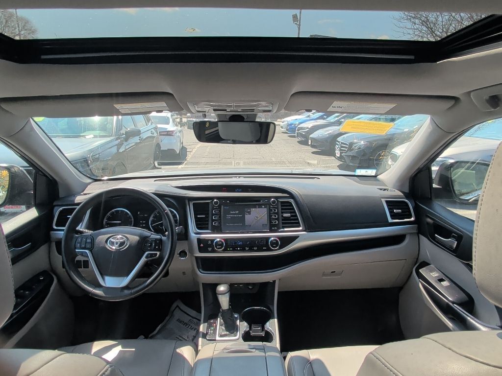 2019 Toyota Highlander XLE Worcester MA