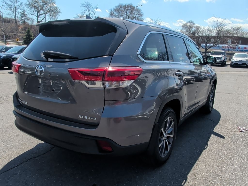 2019 Toyota Highlander XLE Worcester MA