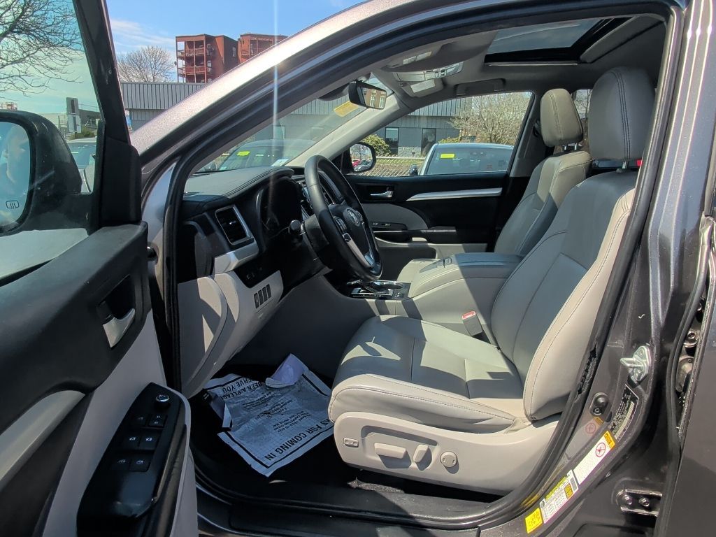 2019 Toyota Highlander XLE Worcester MA