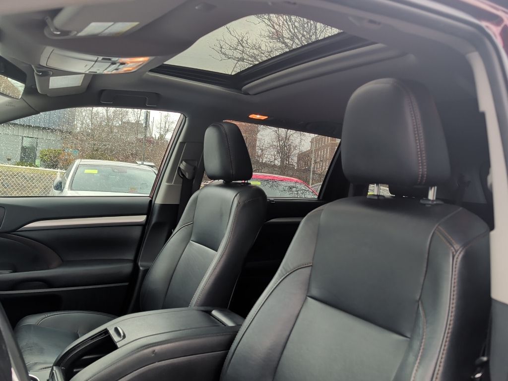2019 Toyota Highlander XLE Worcester MA