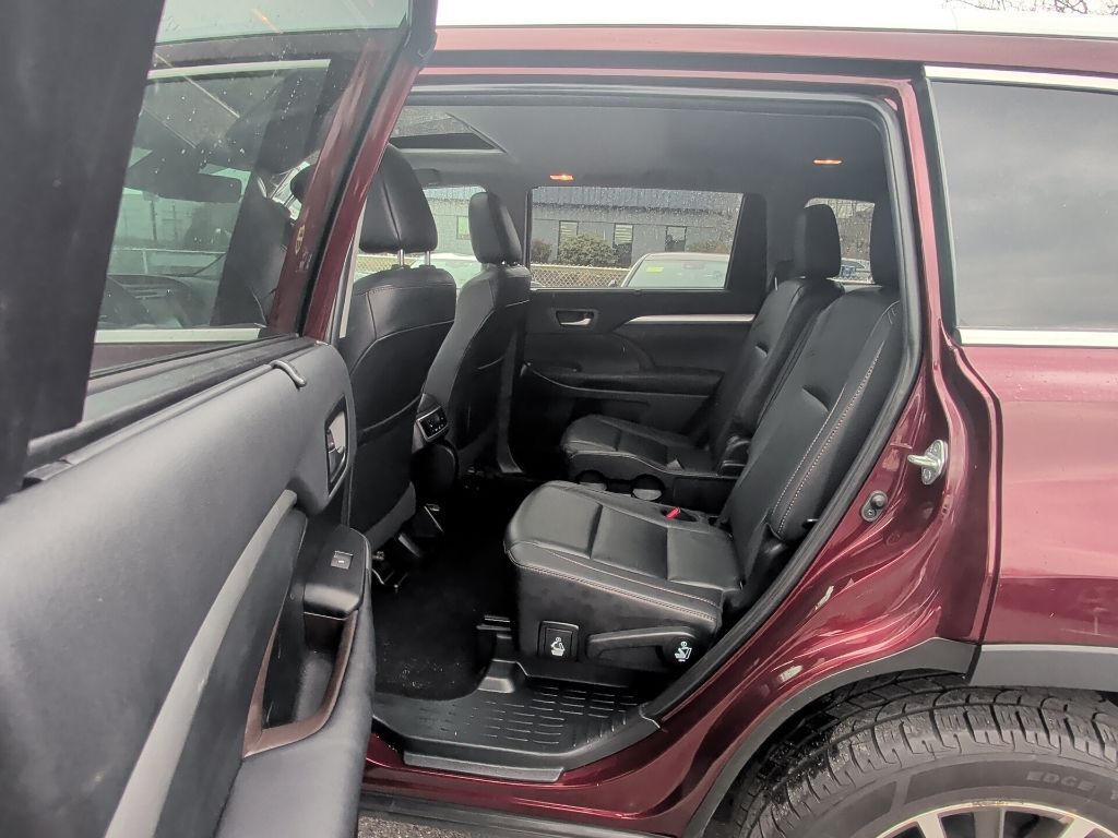 2019 Toyota Highlander XLE Worcester MA