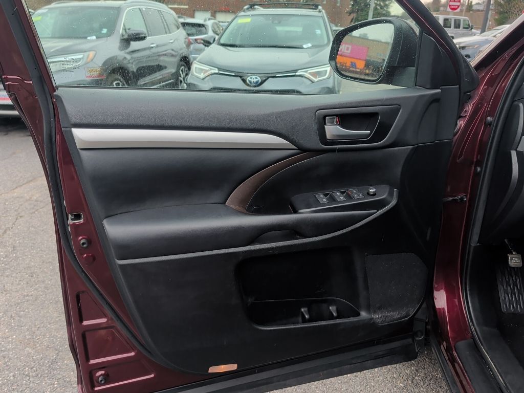 2019 Toyota Highlander XLE Worcester MA
