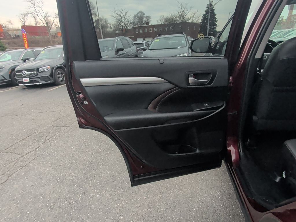 2019 Toyota Highlander XLE Worcester MA