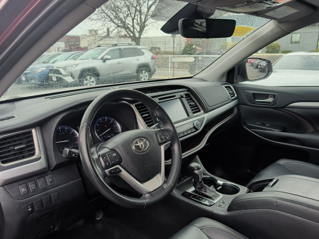 2019 Toyota Highlander XLE Worcester MA
