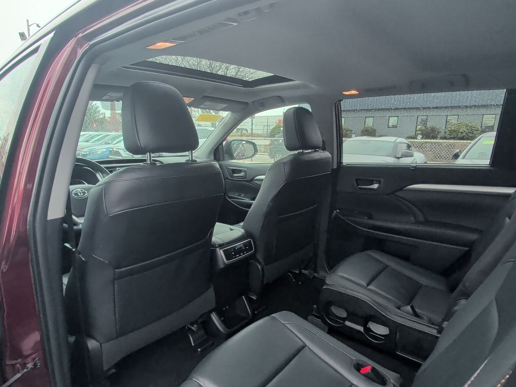 2019 Toyota Highlander XLE Worcester MA