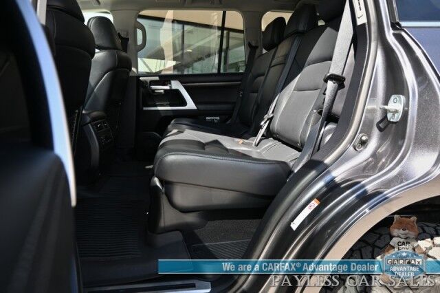 2019 Toyota Land Cruiser / 4X4 / Heated & Cooled Leather Seats / Heated Steering Wheel / NAV / Sunroof / Auto Start / JBL Speakers / Sunroof / Blind Spot Alert / Lane & Collision Alert / 3rd Row / Seats 8 / Bluetooth / Back Up Camera / Tow Pkg Anchorage AK