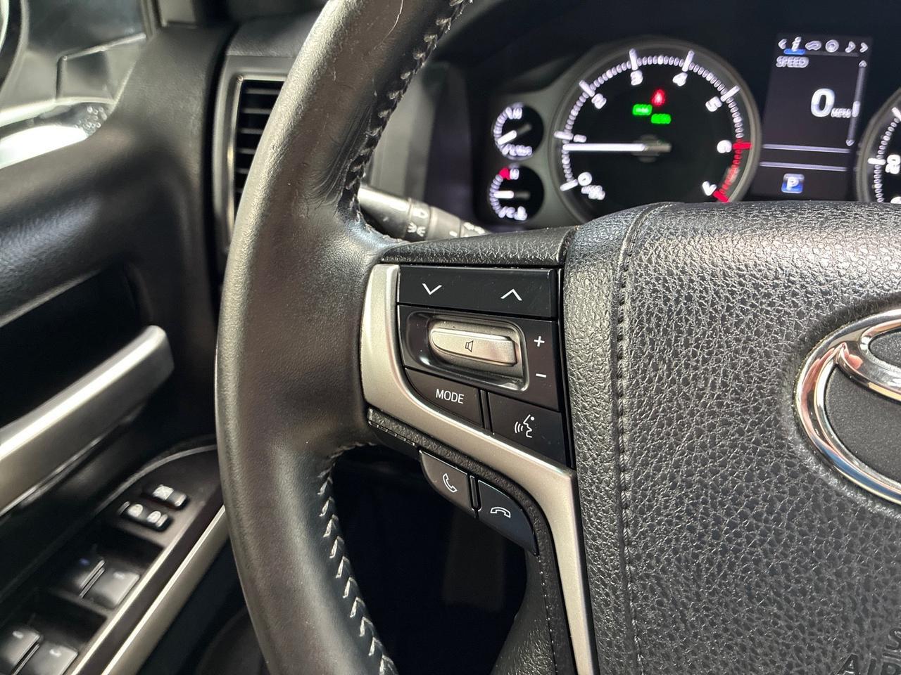 2019 Toyota Land Cruiser BFG All-Terrains, Apple CarPlay Houston TX