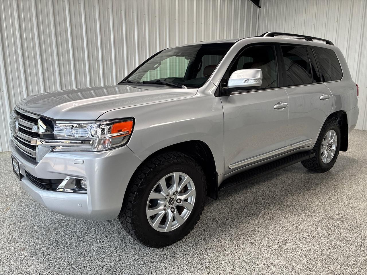 2019 Toyota Land Cruiser BFG All-Terrains, Apple CarPlay