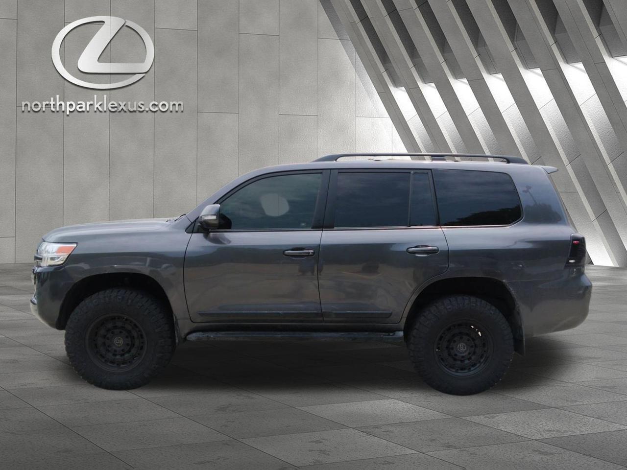 2019 Toyota Land Cruiser VXR