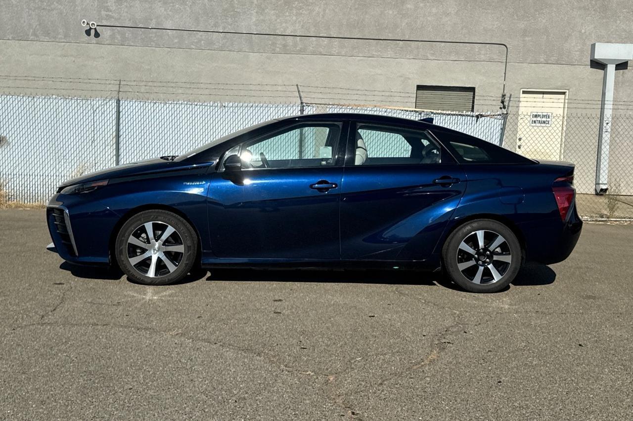 2019 Toyota Mirai Base