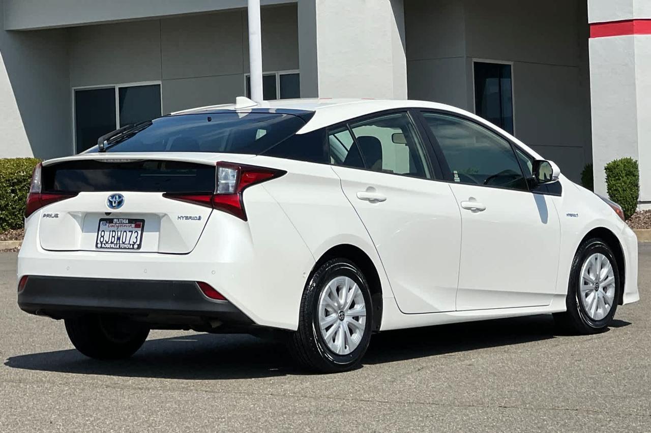 2019 Toyota Prius LE