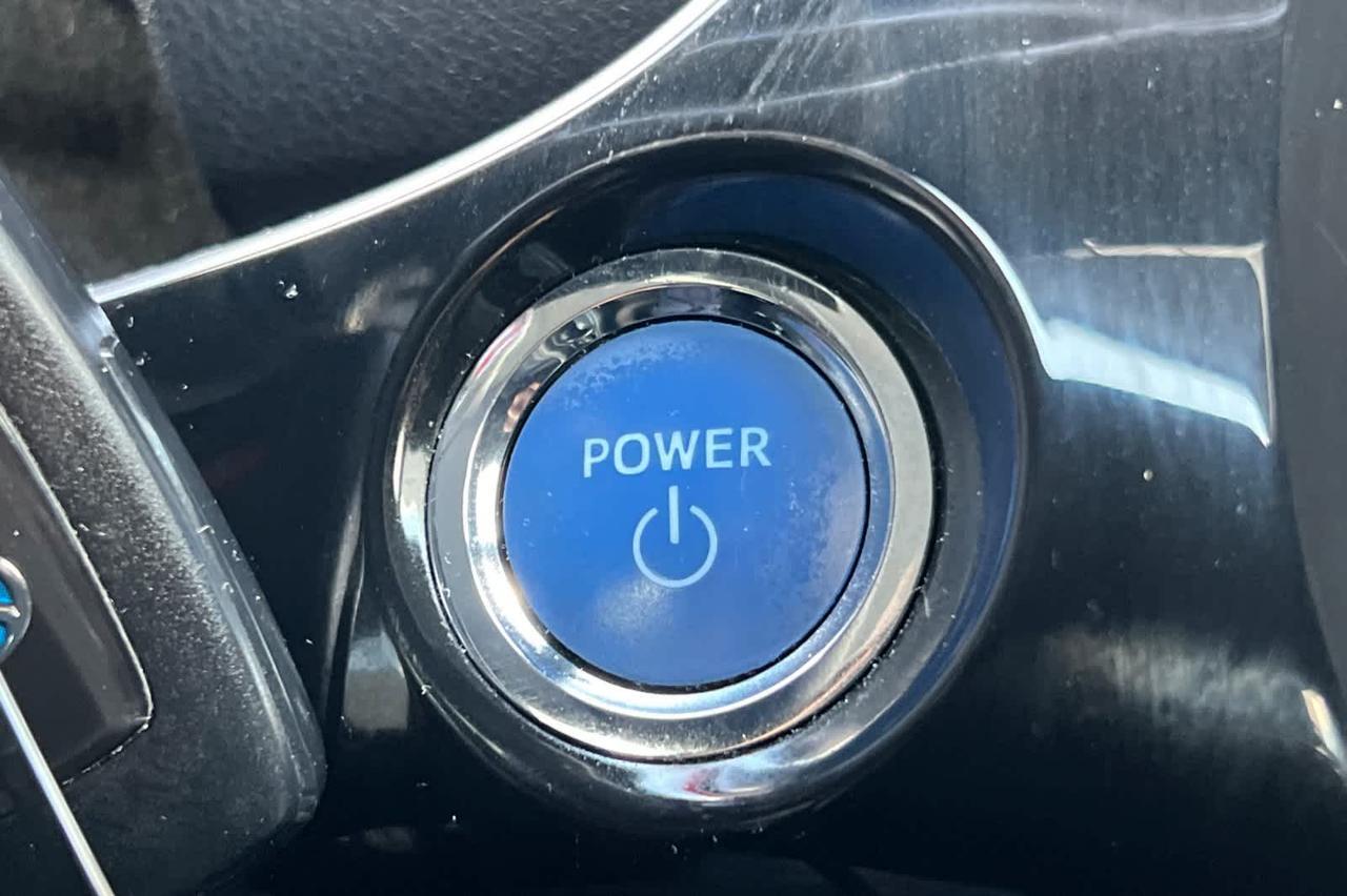 2019 Toyota Prius LE