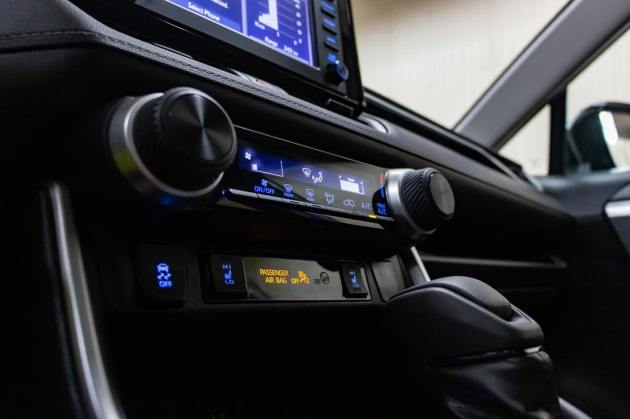 2019 Toyota RAV4 AWD LE BCam Red Deer AB