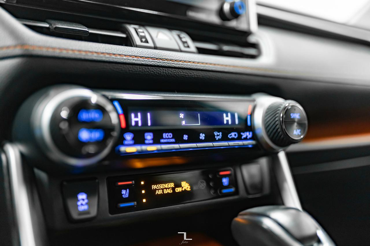 2019 Toyota RAV4 AWD Trail Leather Roof BCam Red Deer AB