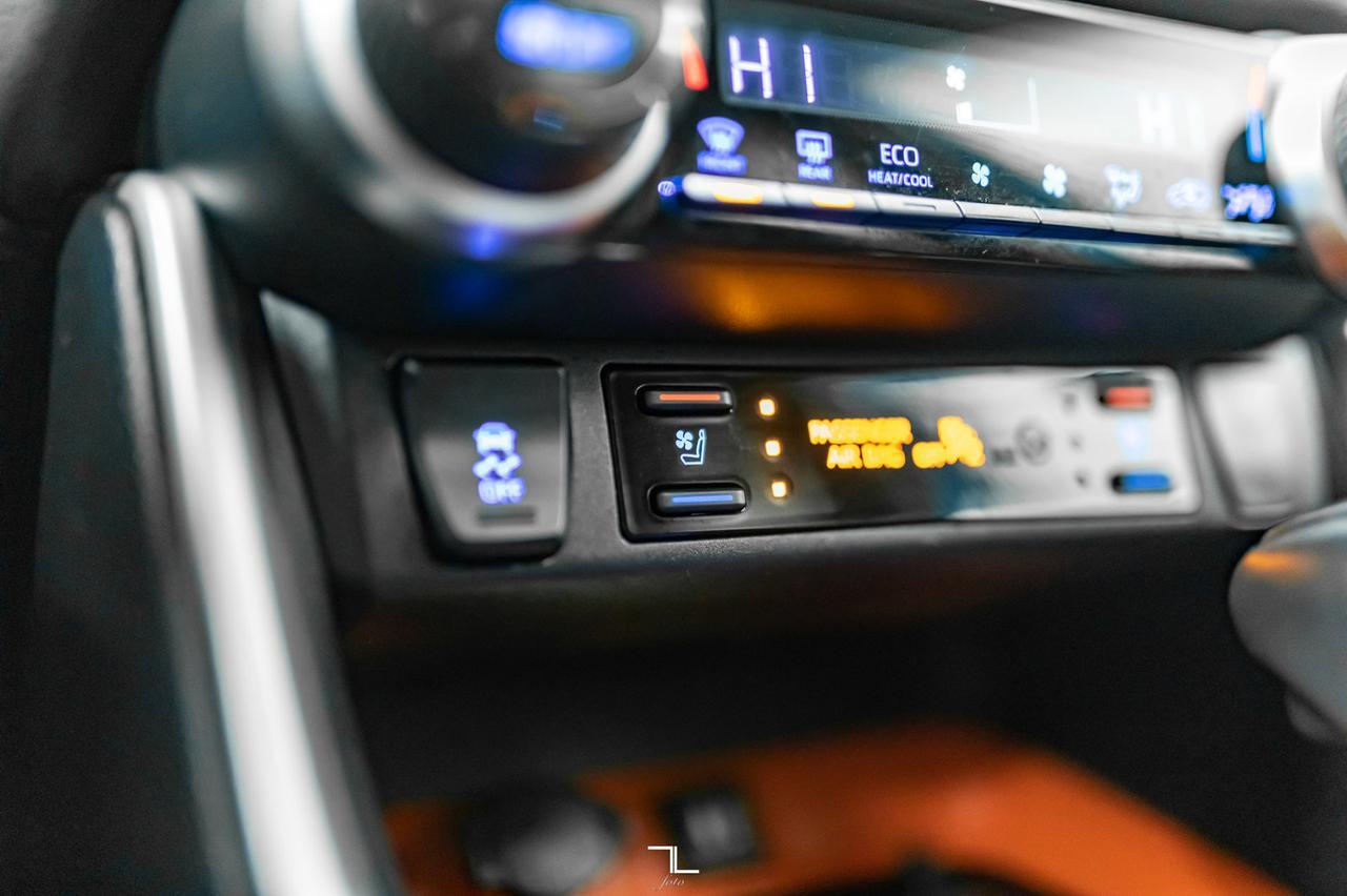 2019 Toyota RAV4 AWD Trail Leather Roof BCam Red Deer AB