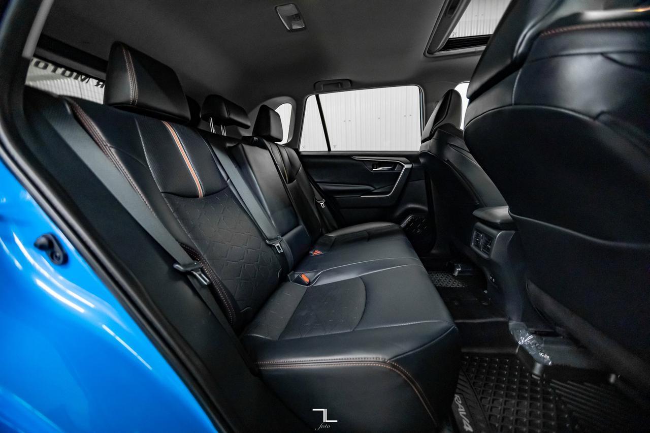 2019 Toyota RAV4 AWD Trail Leather Roof BCam Red Deer AB