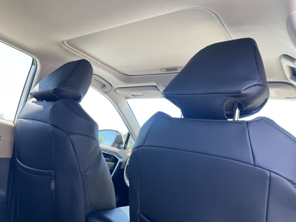 2019 Toyota RAV4 HYBRID XLE~1 OWNER~SUNROOF~APPLE CARPLAY~ONLINE FINANCE AND SHIPPING AVAILABLE!!! Sarasota FL