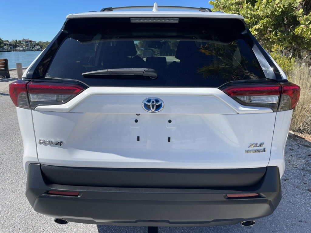 2019 Toyota RAV4 HYBRID XLE~1 OWNER~SUNROOF~APPLE CARPLAY~ONLINE FINANCE AND SHIPPING AVAILABLE!!! Sarasota FL