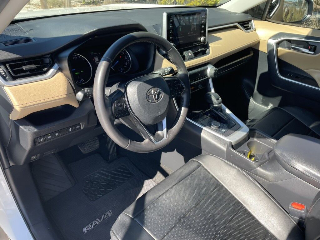 2019 Toyota RAV4 HYBRID XLE~1 OWNER~SUNROOF~APPLE CARPLAY~ONLINE FINANCE AND SHIPPING AVAILABLE!!! Sarasota FL