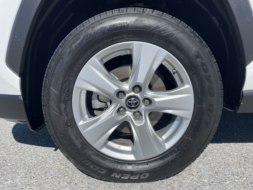 2019 Toyota RAV4 HYBRID XLE~1 OWNER~SUNROOF~APPLE CARPLAY~ONLINE FINANCE AND SHIPPING AVAILABLE!!! Sarasota FL